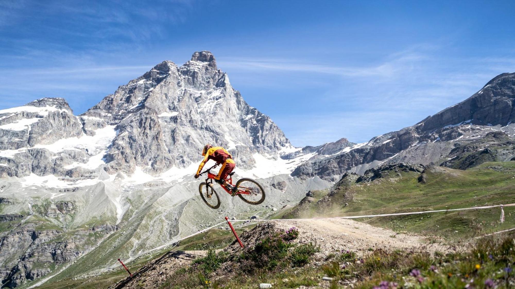 Relax & Sports -Cervinia- Maison Valtournenche Luaran gambar